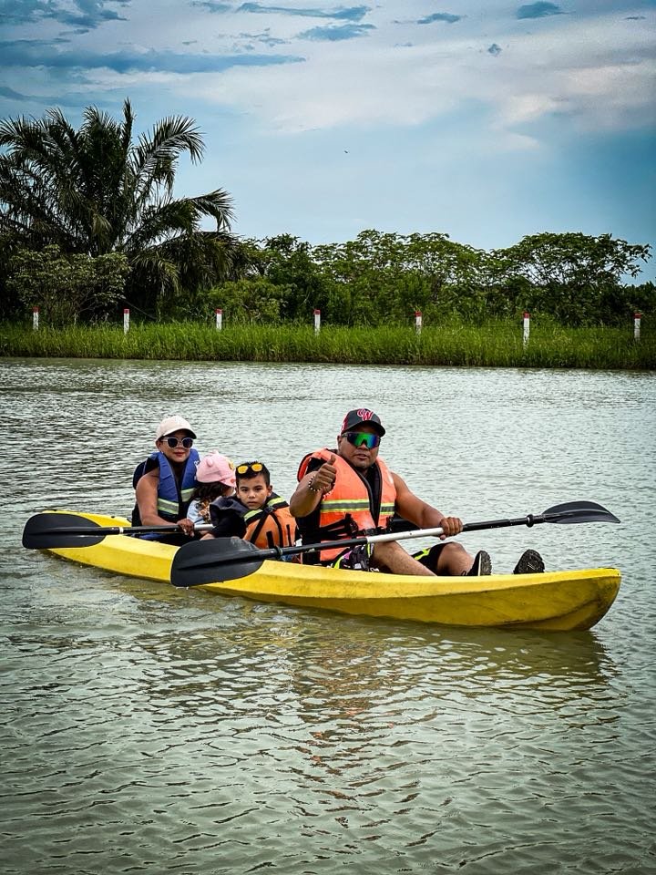 Kayak sobre laguna
